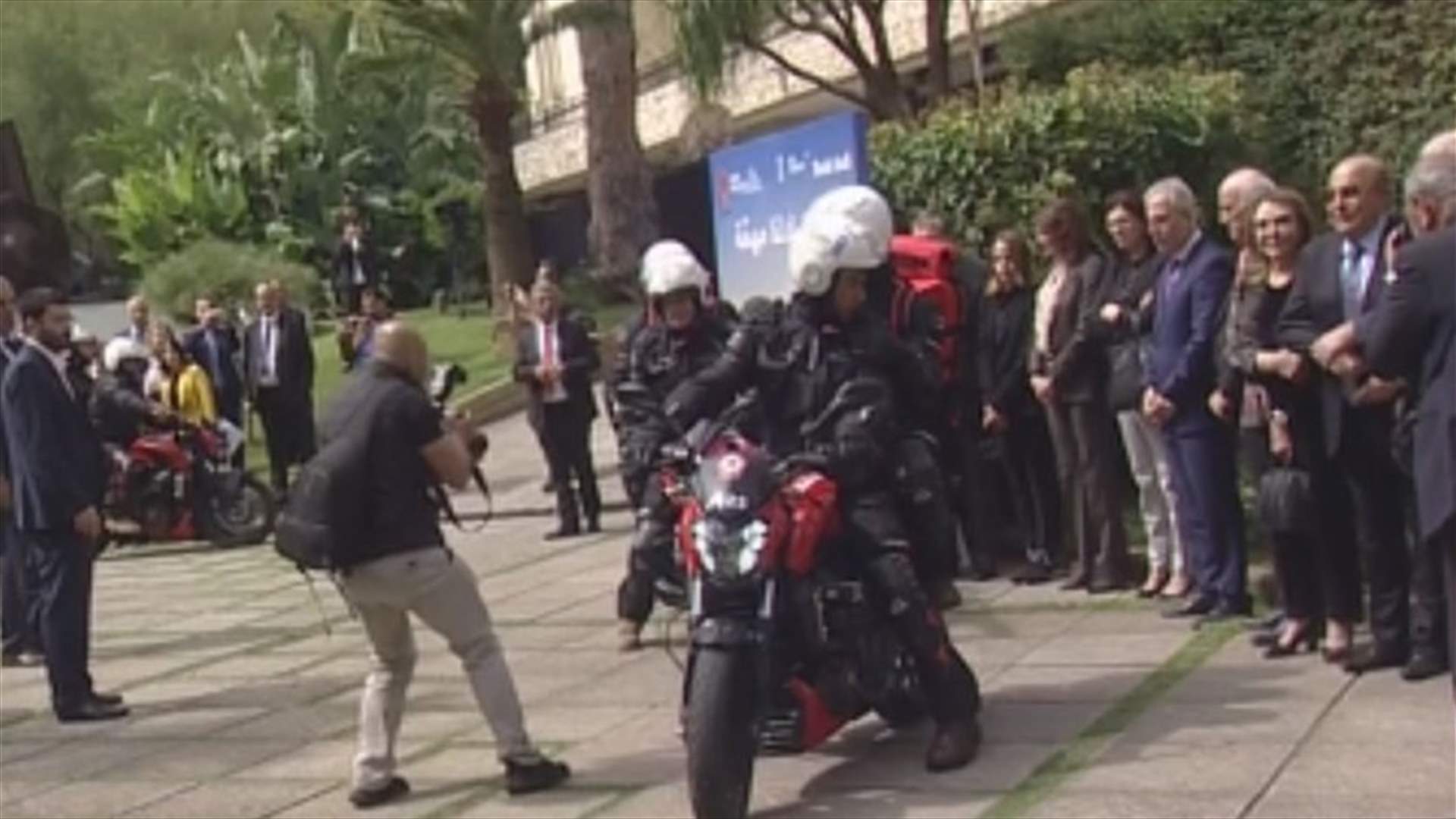 الحسن خلال إطلاق Moto ambulance: المبادرة ستمكن الدفاع المدني من الاستجابة سريعًا لأي طارىء (صور)