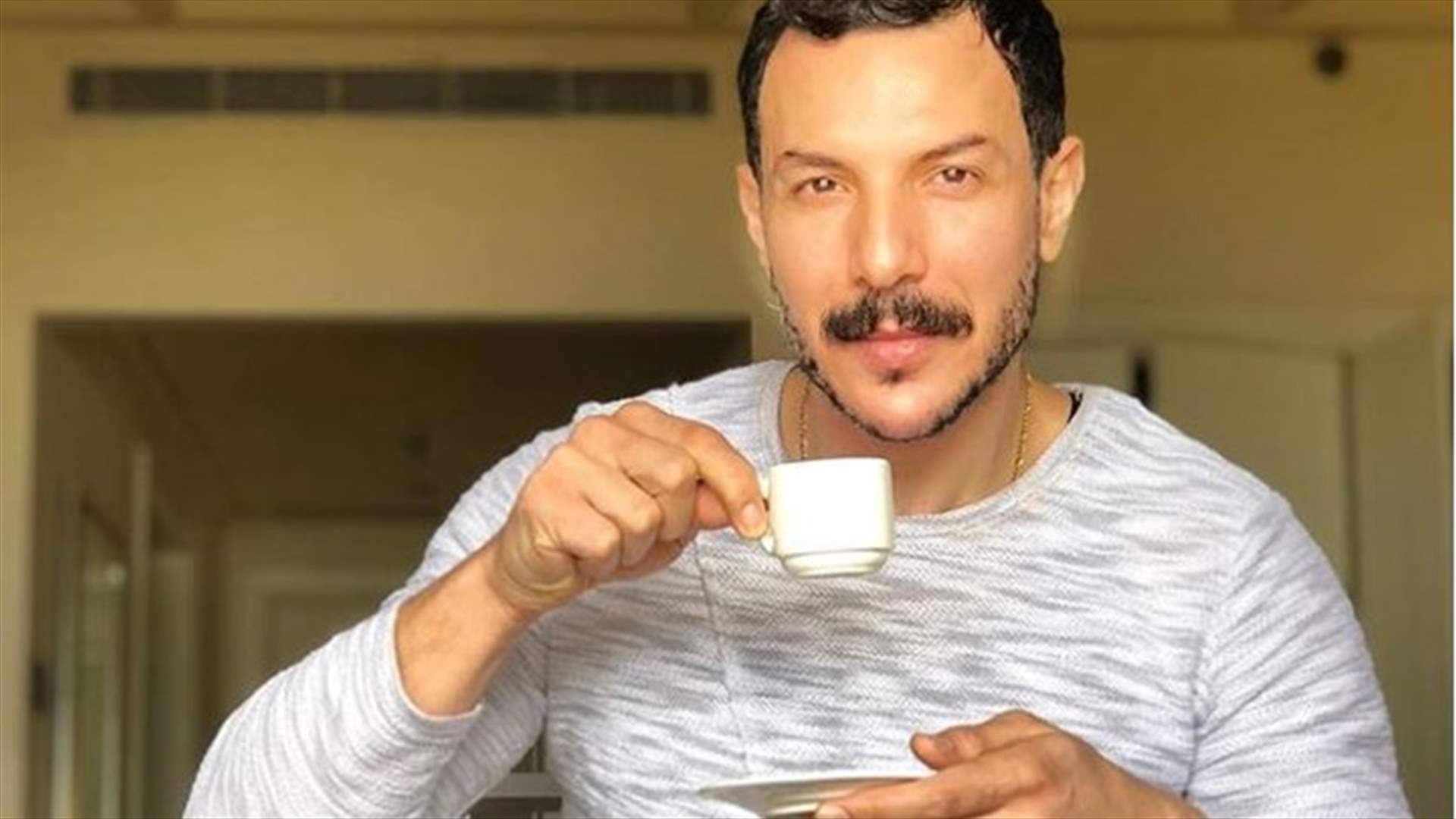 باسل خياط باطلالة أنيقة من مسلسل "الكاتب"... وهذا ما كشفه عن الشخصية (صور)