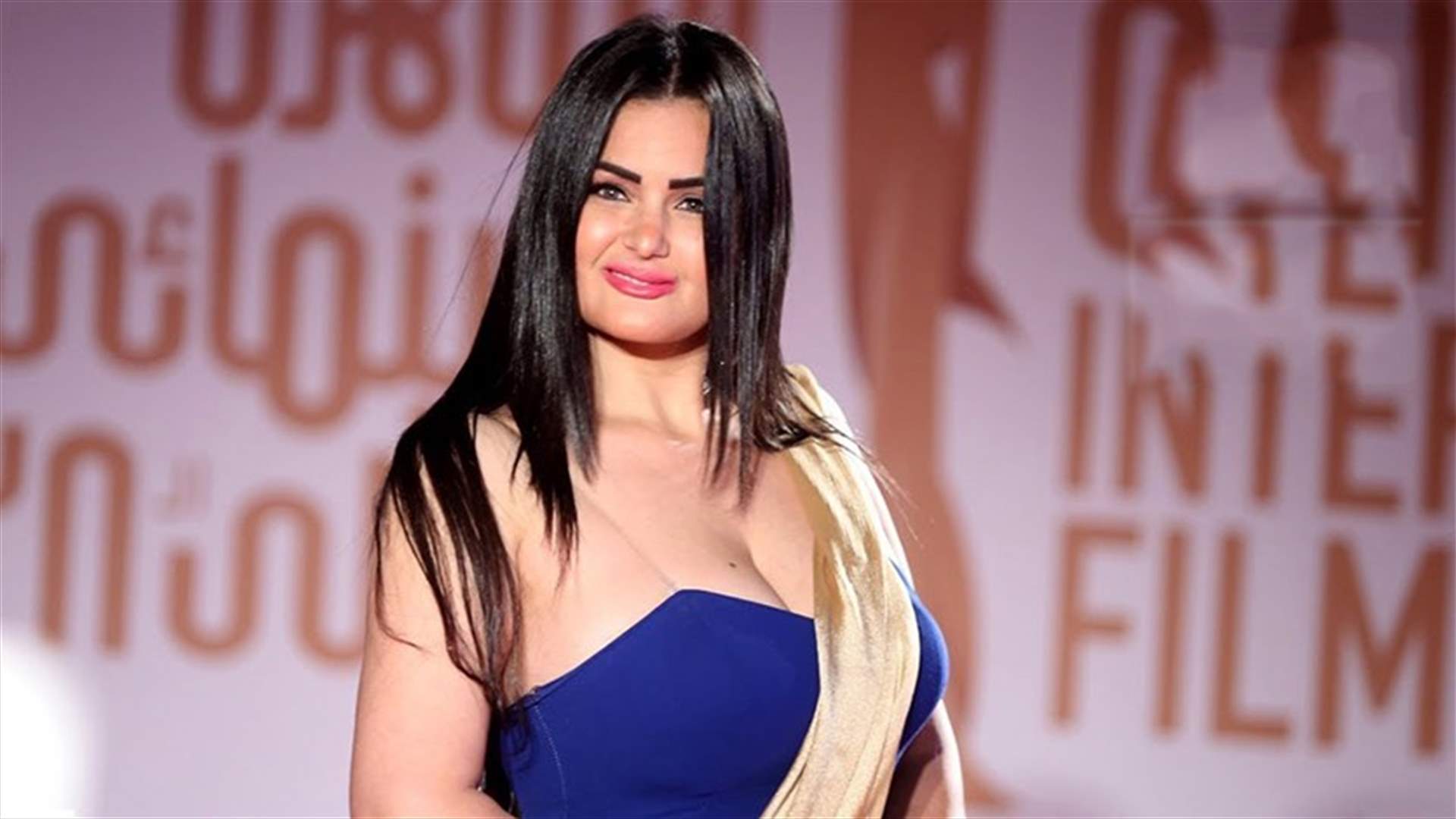 سما المصري تدلي بصوتها مع كلبها مرتدية الفستان القصير (صور)