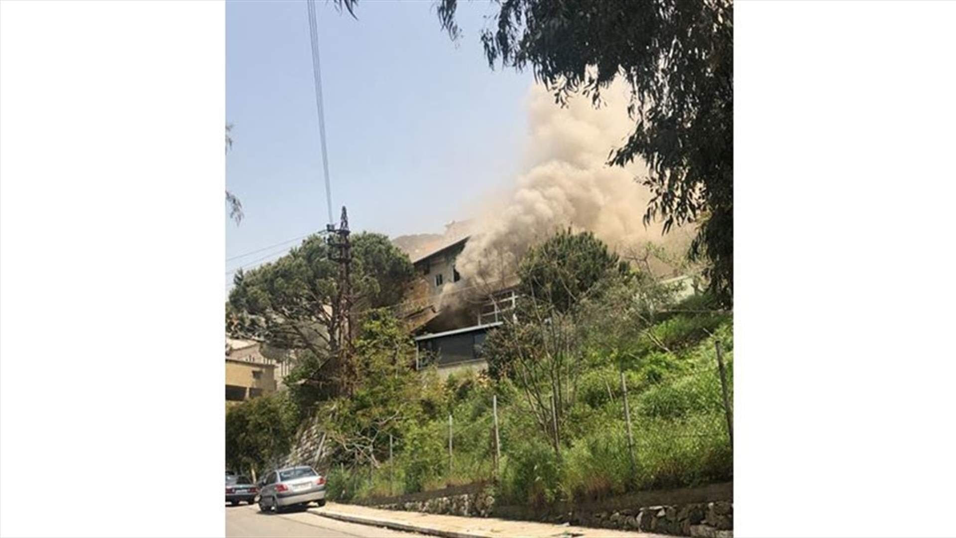 حريق داخل 3 منازل في بيت شباب (صوَر)