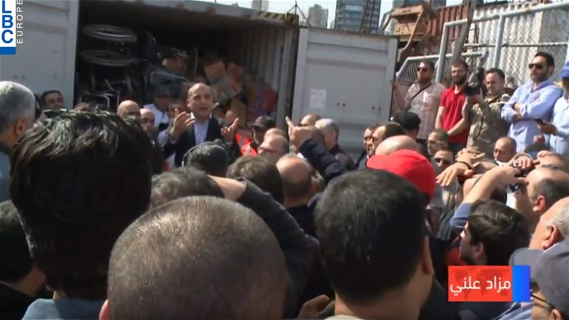 هذه هي حصيلة اليوم الاول من المزاد العلني الذي اجرته الجمارك في مرفأ بيروت