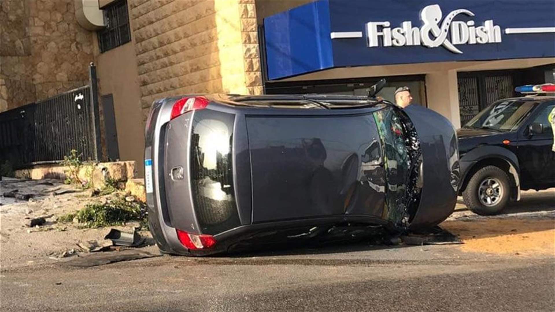 إنقلاب سيارة على طريق يسوع الملك... وسقوط قتيل (صورة)