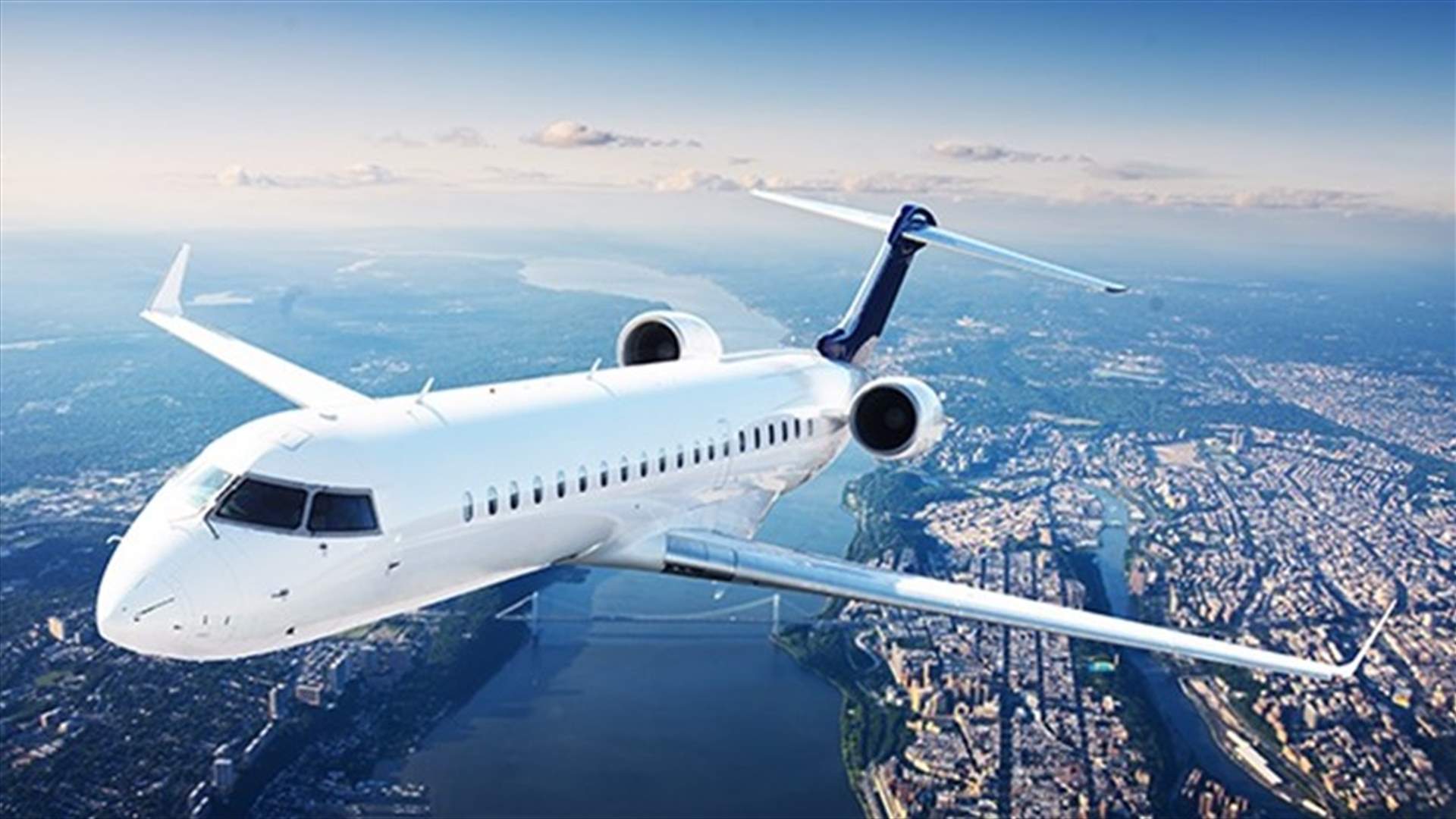 حاول فتح باب الطائرة في الجوّ... وهذا ما حصل!