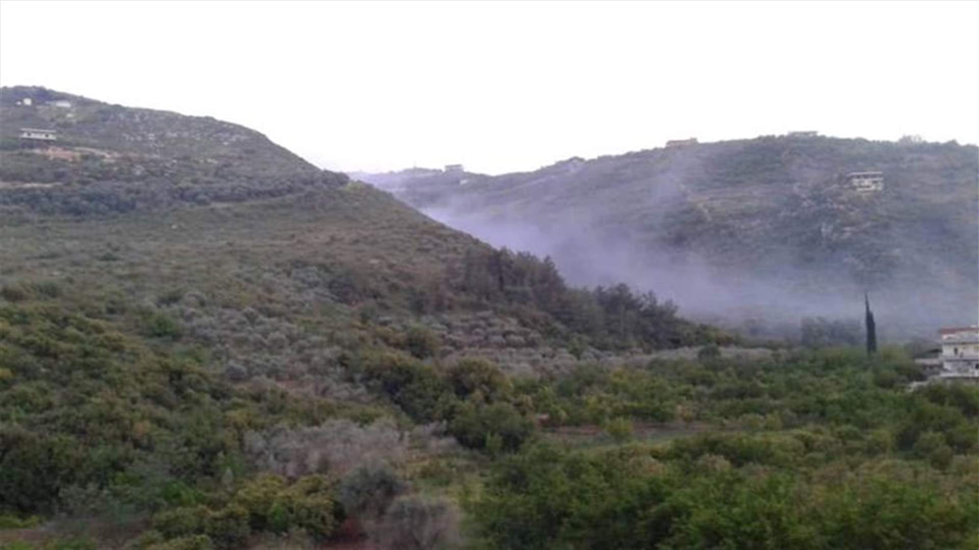 مجهولون يحرقون نفايات بين بخعون وعزقي والمطل في الضنية