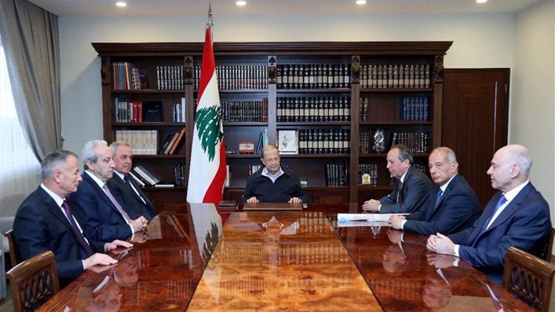 President Aoun meets with retired officer MPs