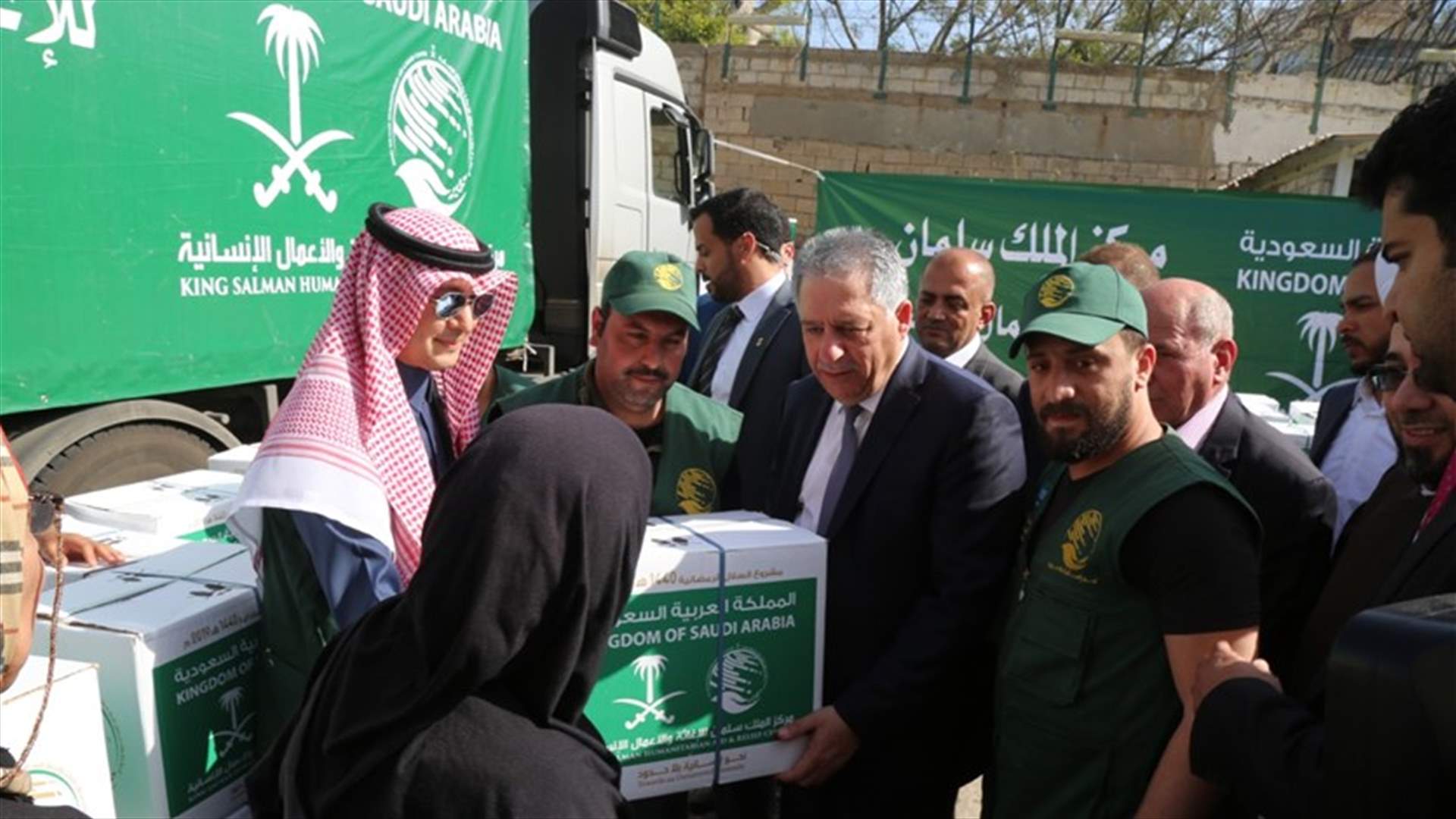 حصص غذائية من السعودية للاجئين الفلسطينيين في لبنان... البخاري: السعودية دائما سباقة في دعم اخوتها الفلسطينيين