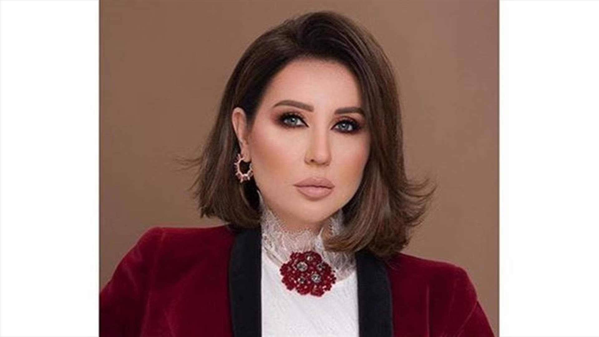 رابعة الزيات تضج أنوثة في بذلة باللون الأبيض (صورة)