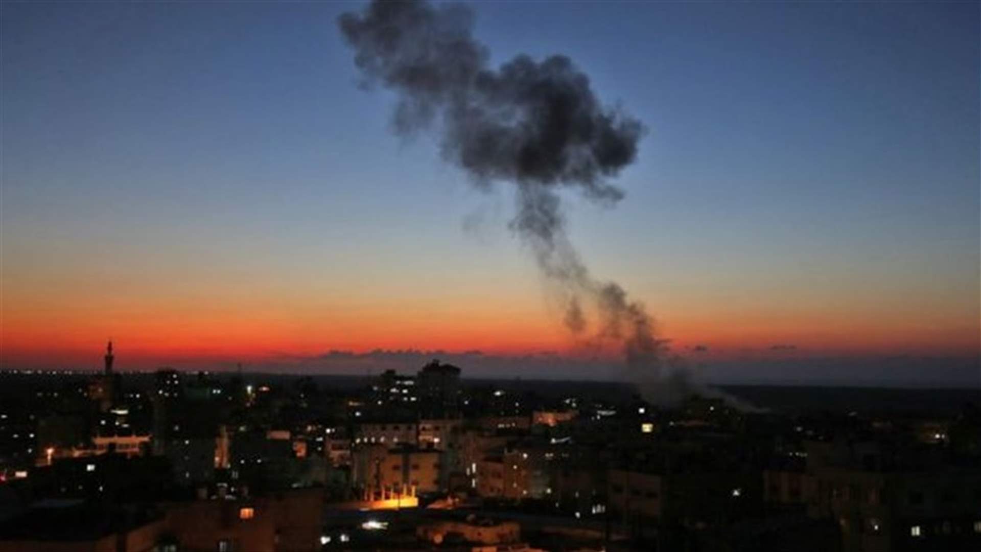 غارة إسرائيلية تودي بحياة فلسطينيين في غزة