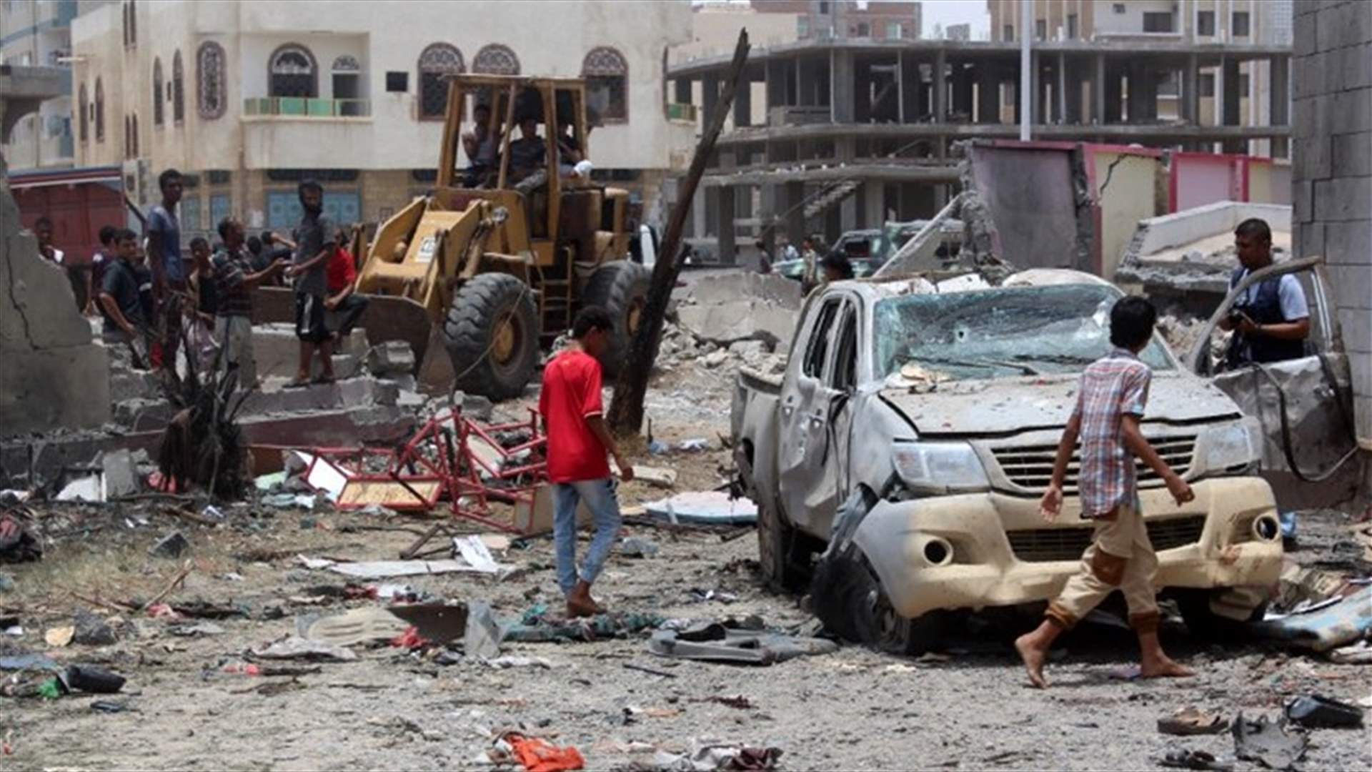 Six civilians killed in Yemen in suspected al Qaeda bombing