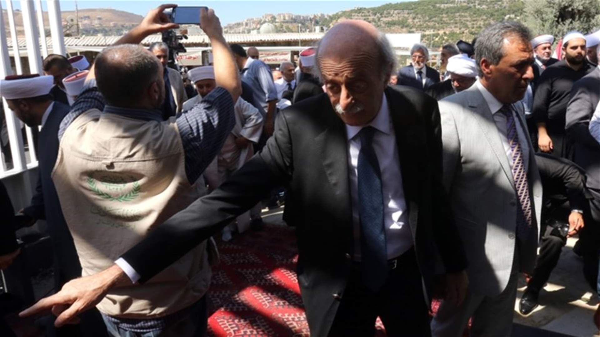 جنبلاط طرق الباب الأكثر إقلاقاً لحزب الله وهو التشكيك مجدداً بلبنانية مزارع شبعا... (الأخبار)