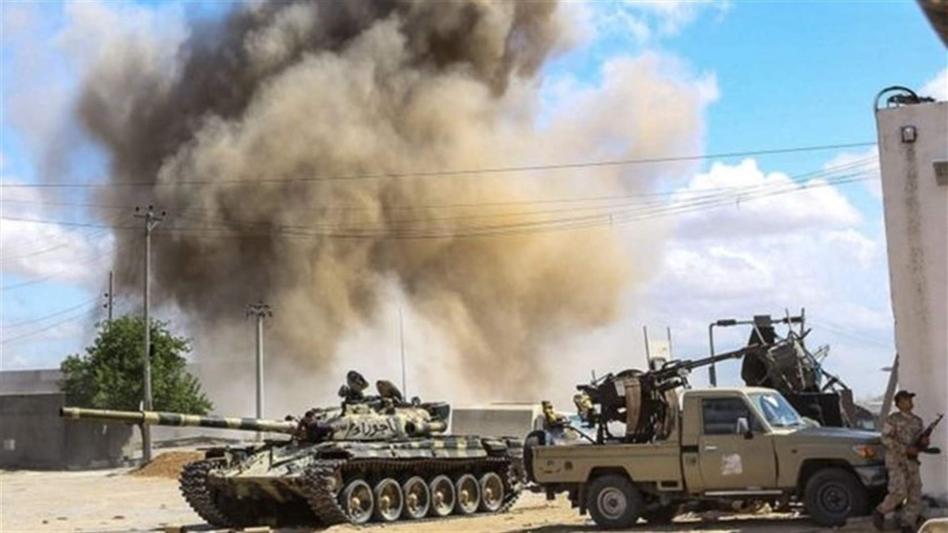 كم بلغ عدد المسلحين الموالين للحكومة الليبية الذين قتلوا منذ بدء معركة طرابلس؟