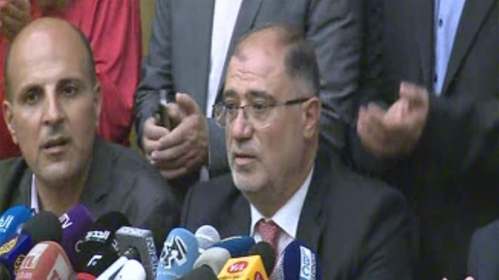 Lebanese central bank workers lift strike until Friday