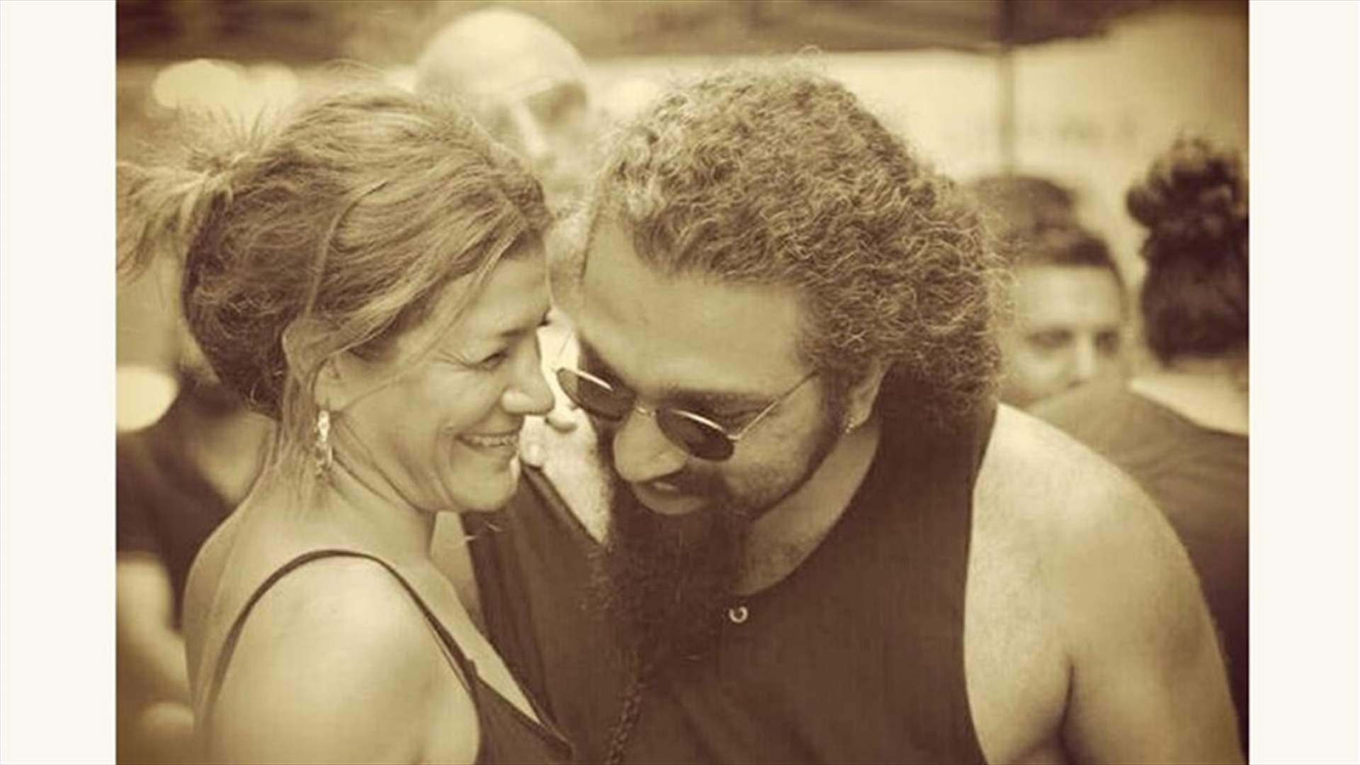 أجواء طريفة بين ندى أبو فرحات وزوجها: هيك صار يوعيني جوزي بعد "الكاتب"!