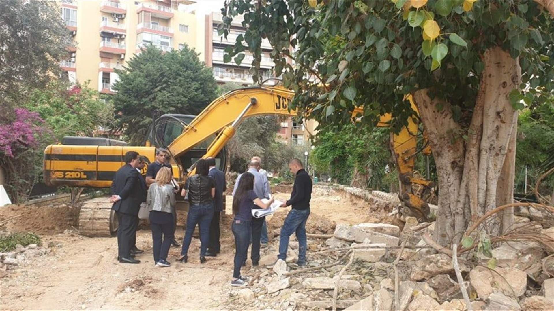 بلدية بيروت باشرت أعمال تأهيل حديقة السيوفي (صور)