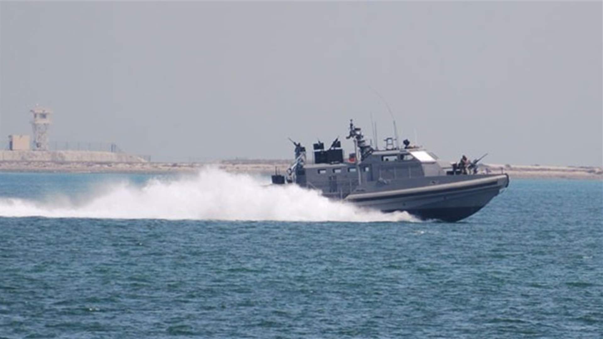 زورقان معاديان خرقا المياه الإقليمية على ثلاث مراحل