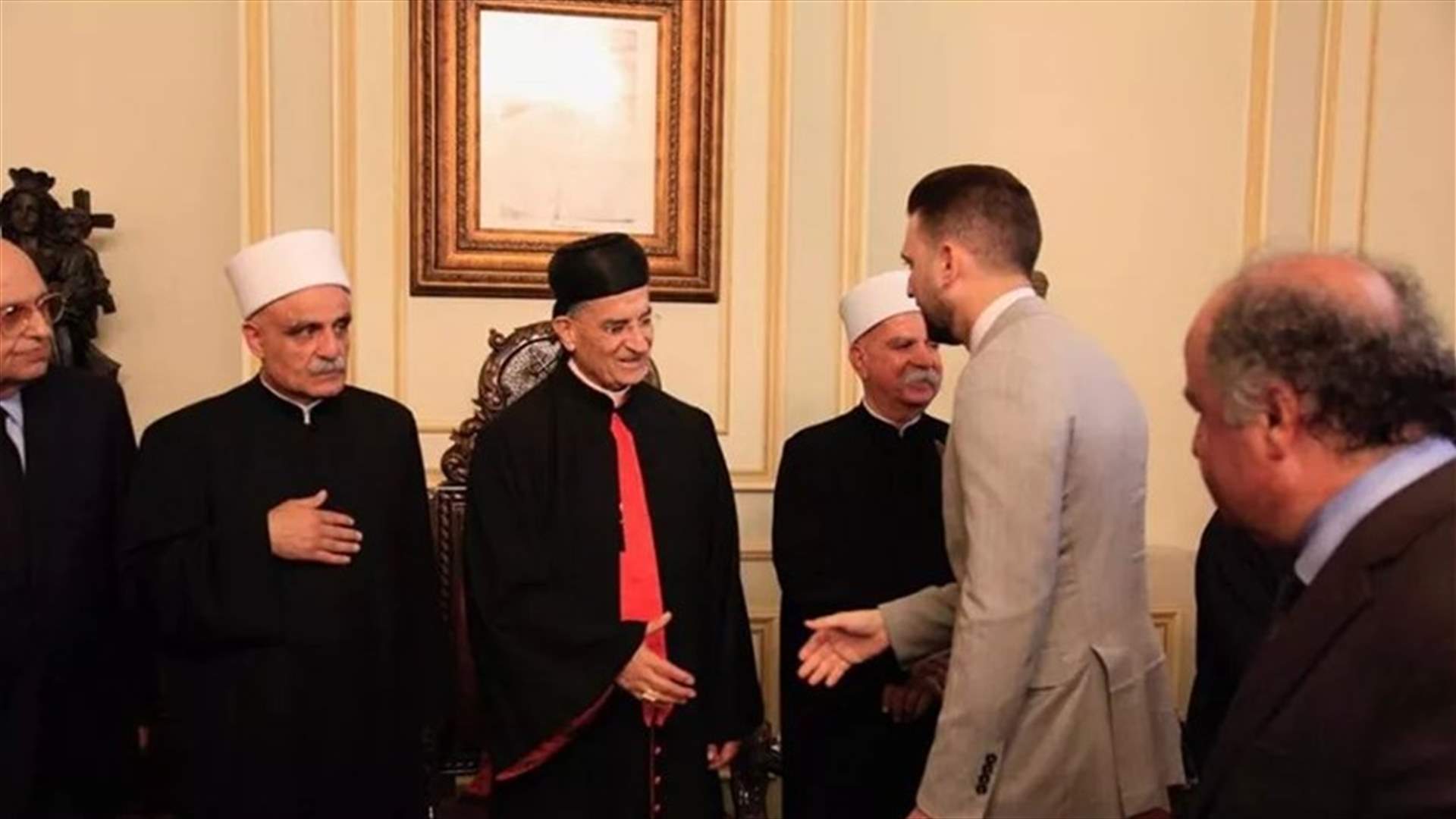 الجبل يلبي نداء وليد جنبلاط... وتيمور يتقدم المشاركين في بكركي (صور)