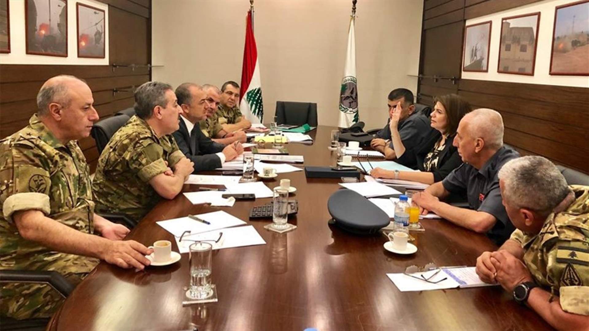 بوصعب: اجتماع مسائي إيجابي ومنتج في وزارة الدفاع