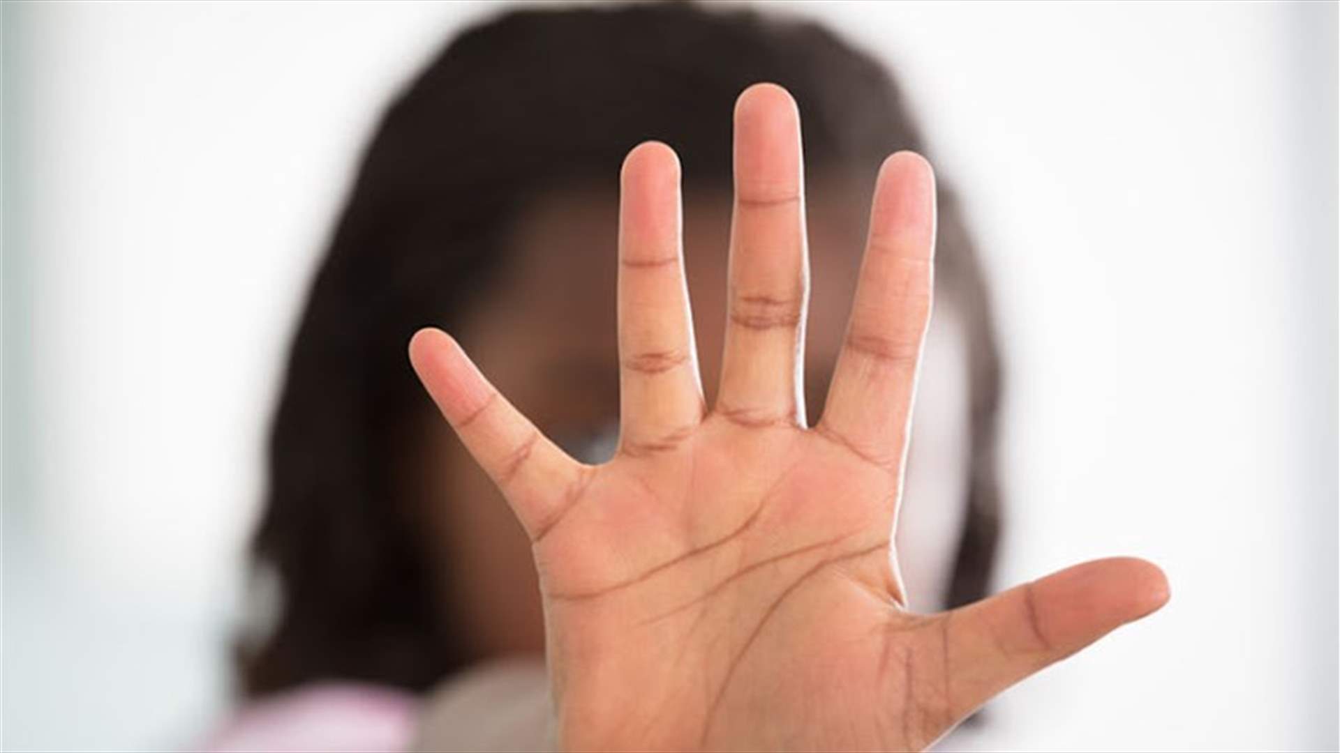 مراهق يغتصب ابنة خالته الطفلة بعد مشاهدة الأفلام الإباحية!