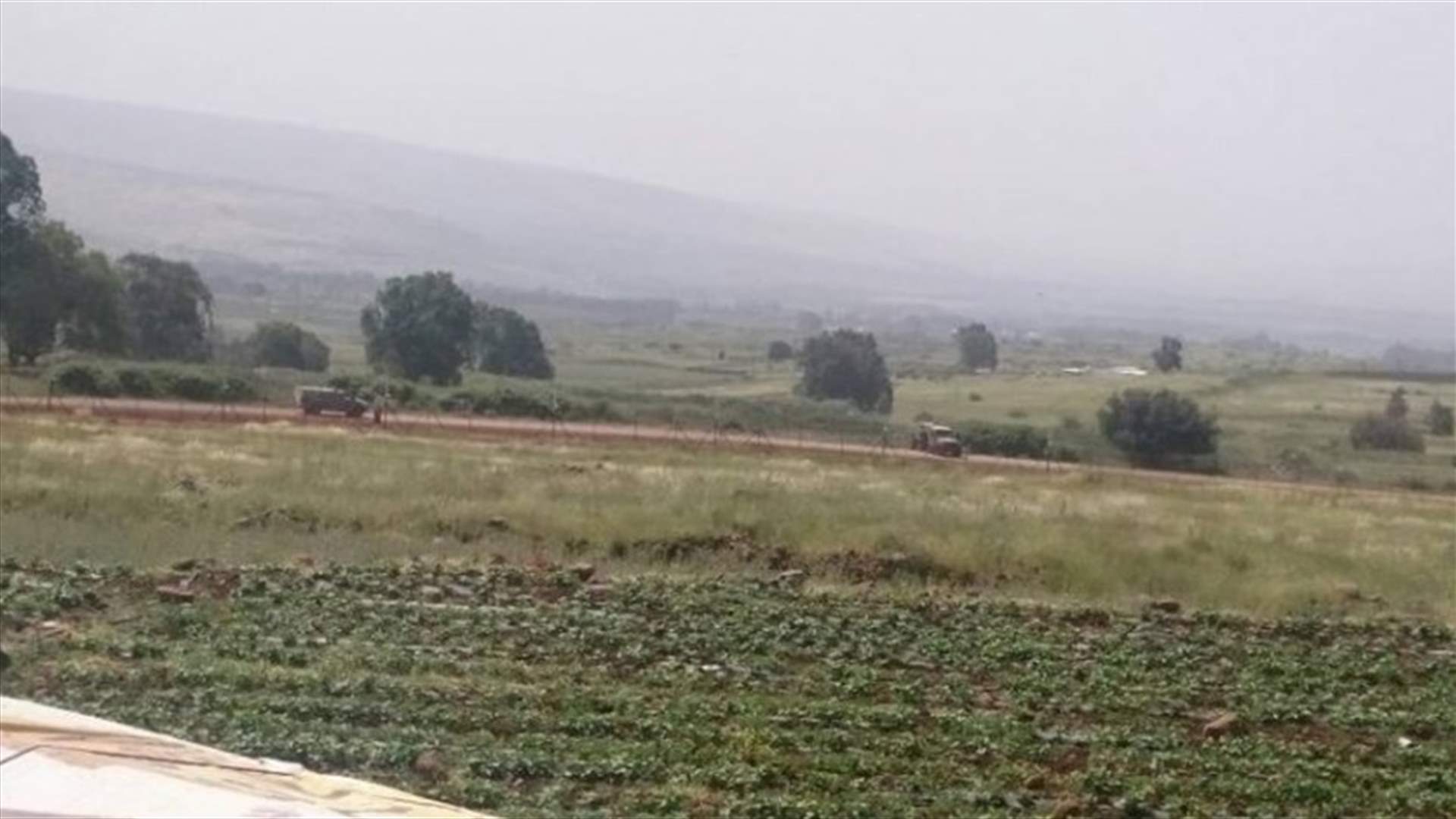 قوة اسرائيلية مشطت الطريق العسكري في محاذاة السياج الحدودي