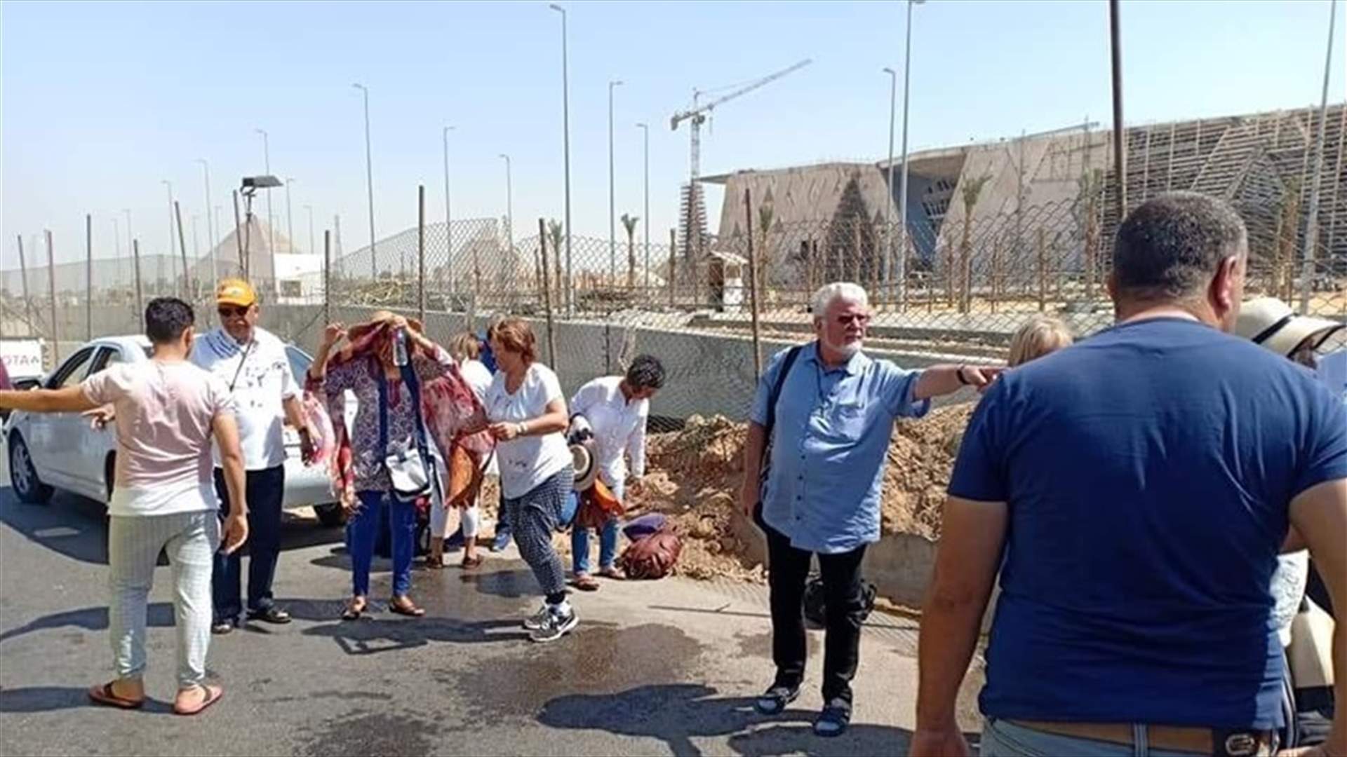 جرحى بانفجار استهدف حافلة سياحية عند المتحف المصري الكبير في الجيزة