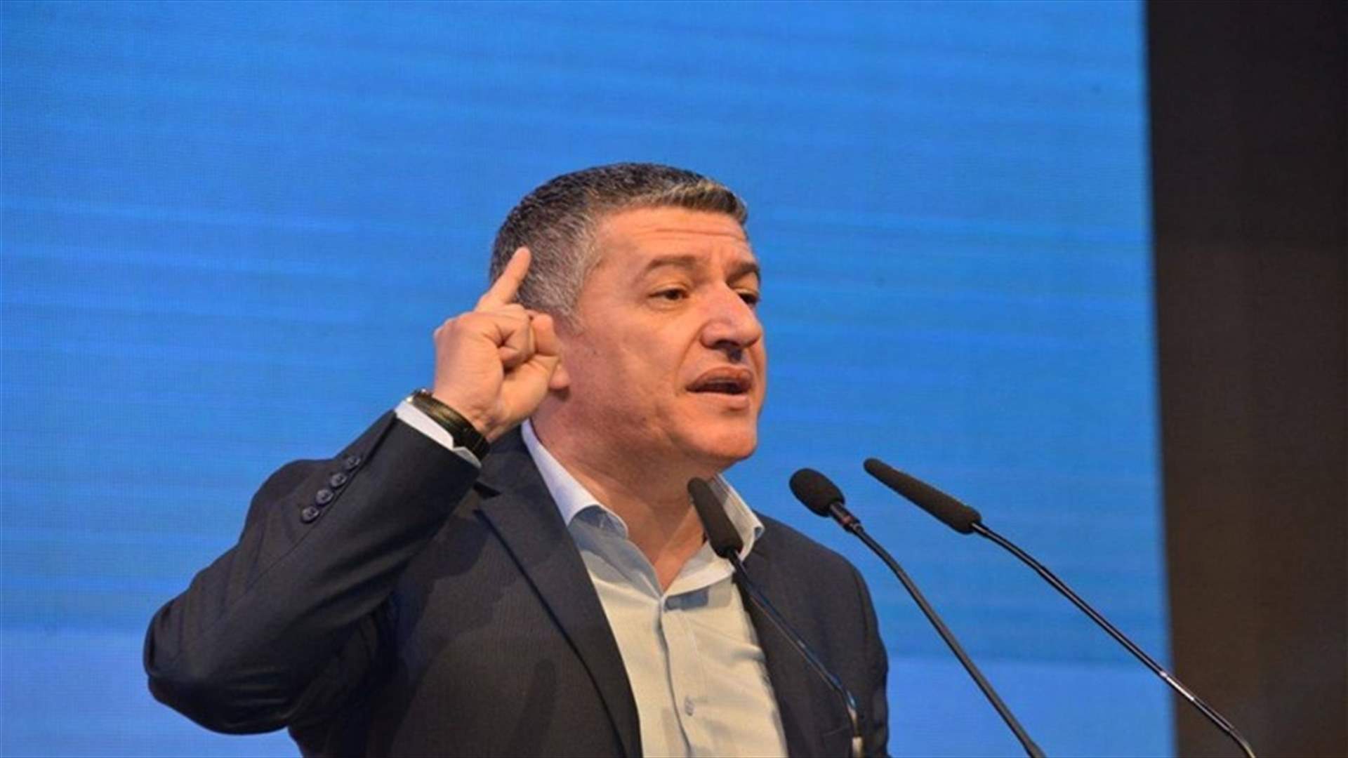عطاالله لفادي سعد: المدارس لا بد منها لتعلمكم التربية والأخلاق والوطنية