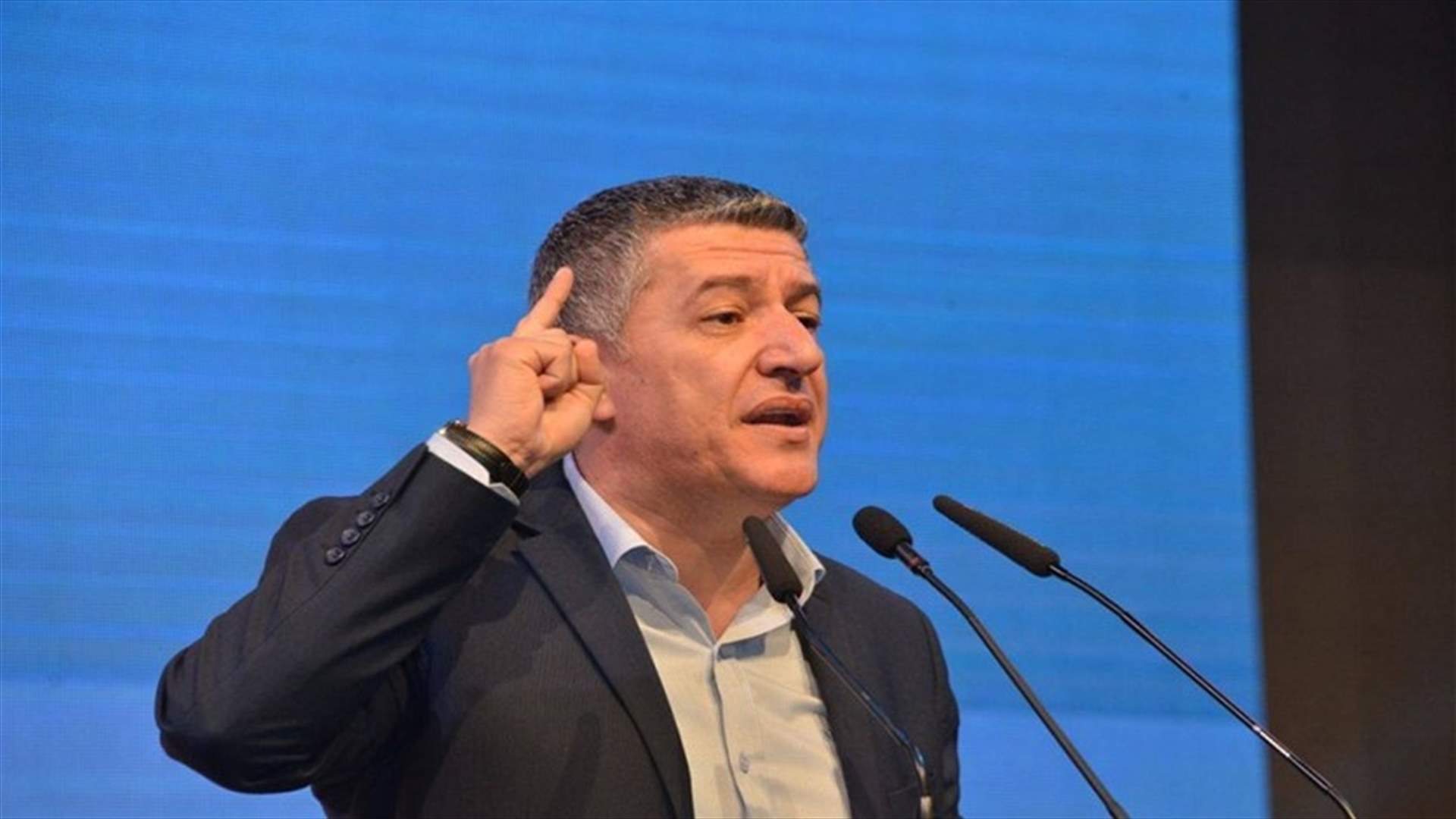 عطاالله لفادي سعد: المدارس لا بد منها لتعلمكم التربية والأخلاق والوطنية