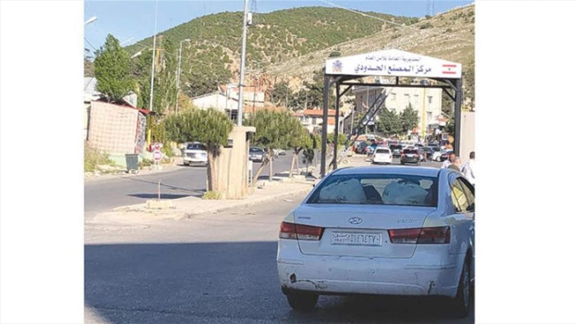 التهريب على الحدود مع سوريا... البغال تعرف طريقها ومهمتها (الشرق الاوسط)