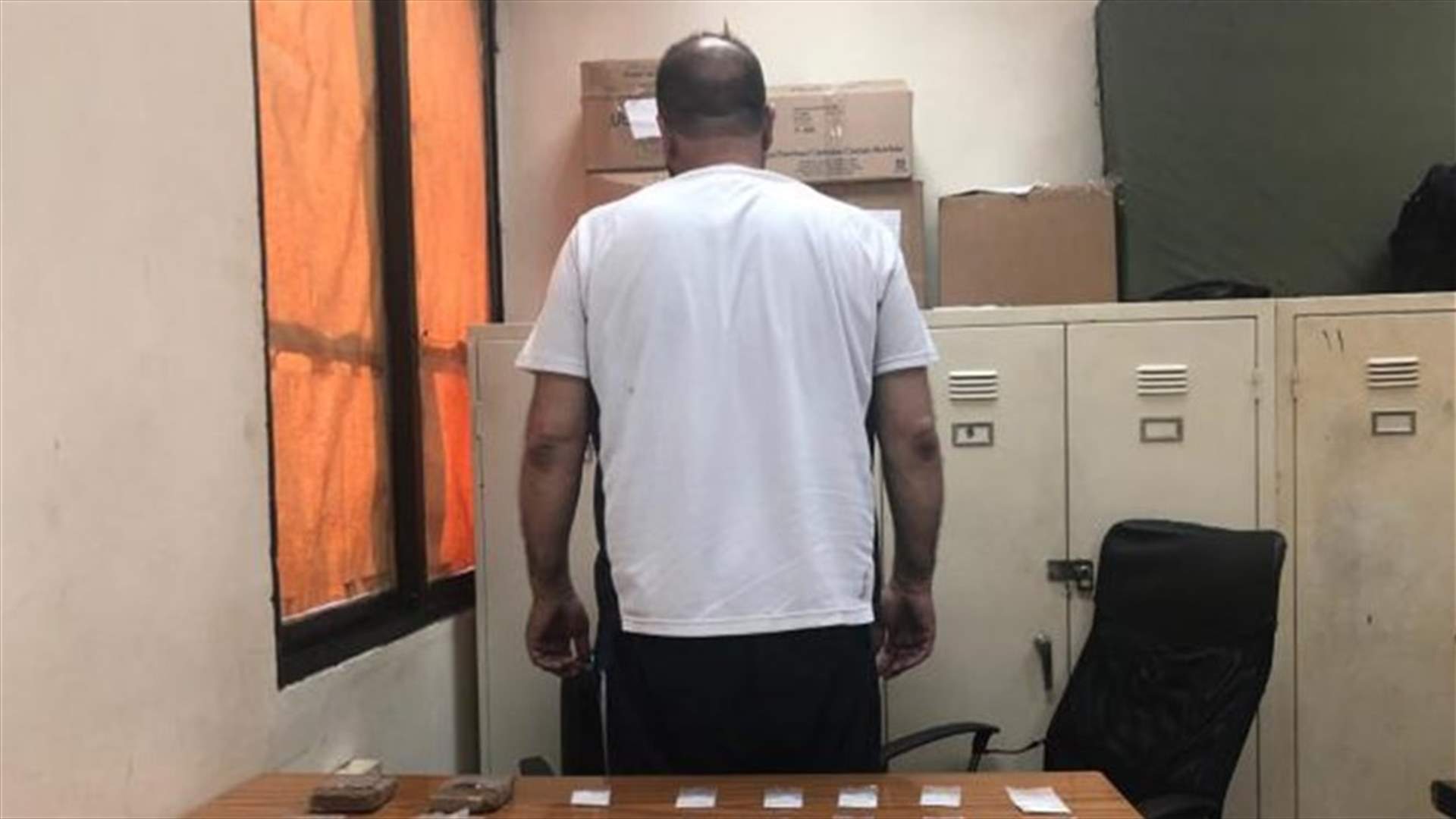 توقيف رجل وزوجته بتهمة ترويج المخدرات... وهذا ما ضُبط بحوزتهما