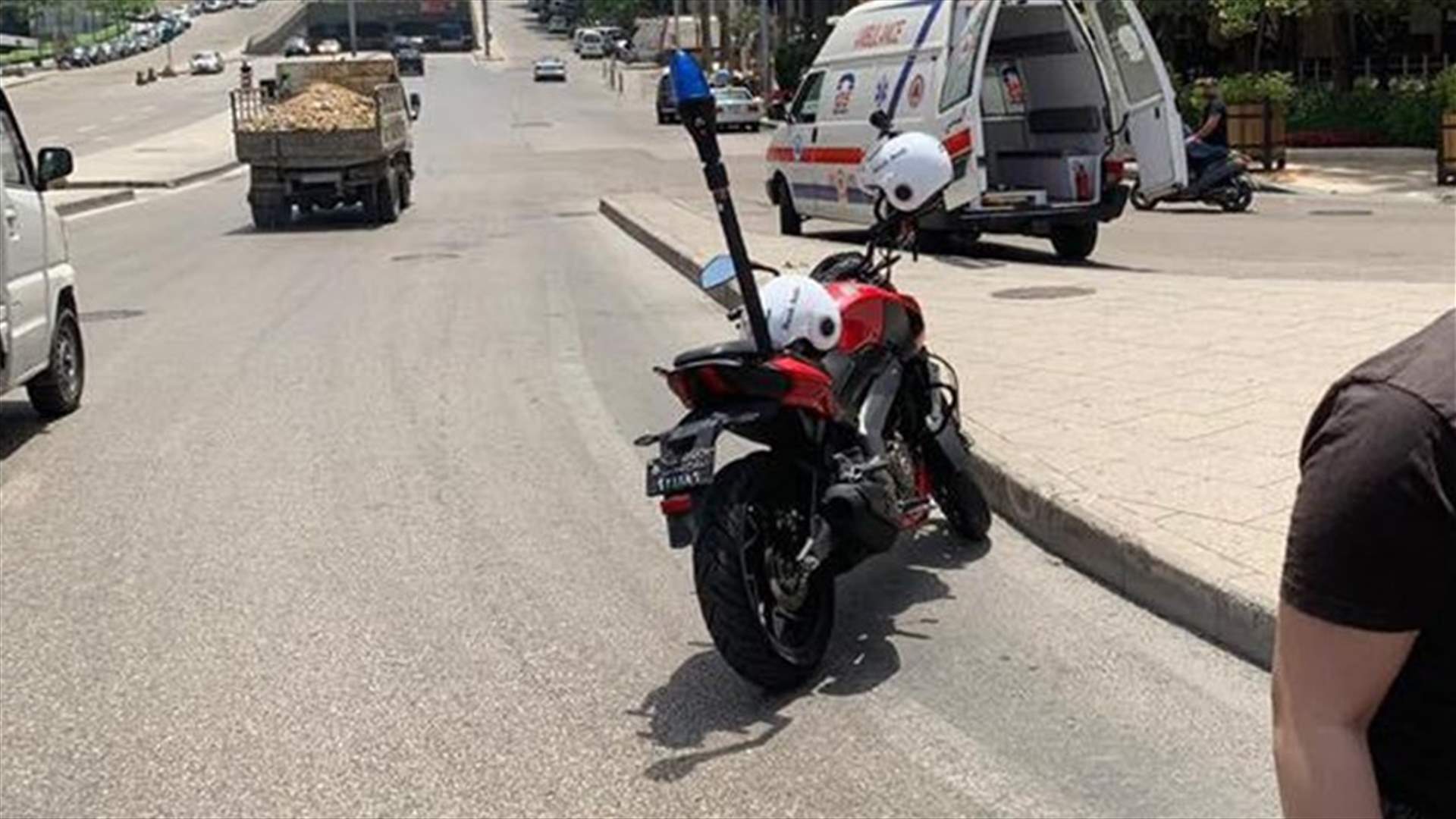 مهمّة جديدة لـMoto ambulance... اسعاف جريح في بيروت (صور)