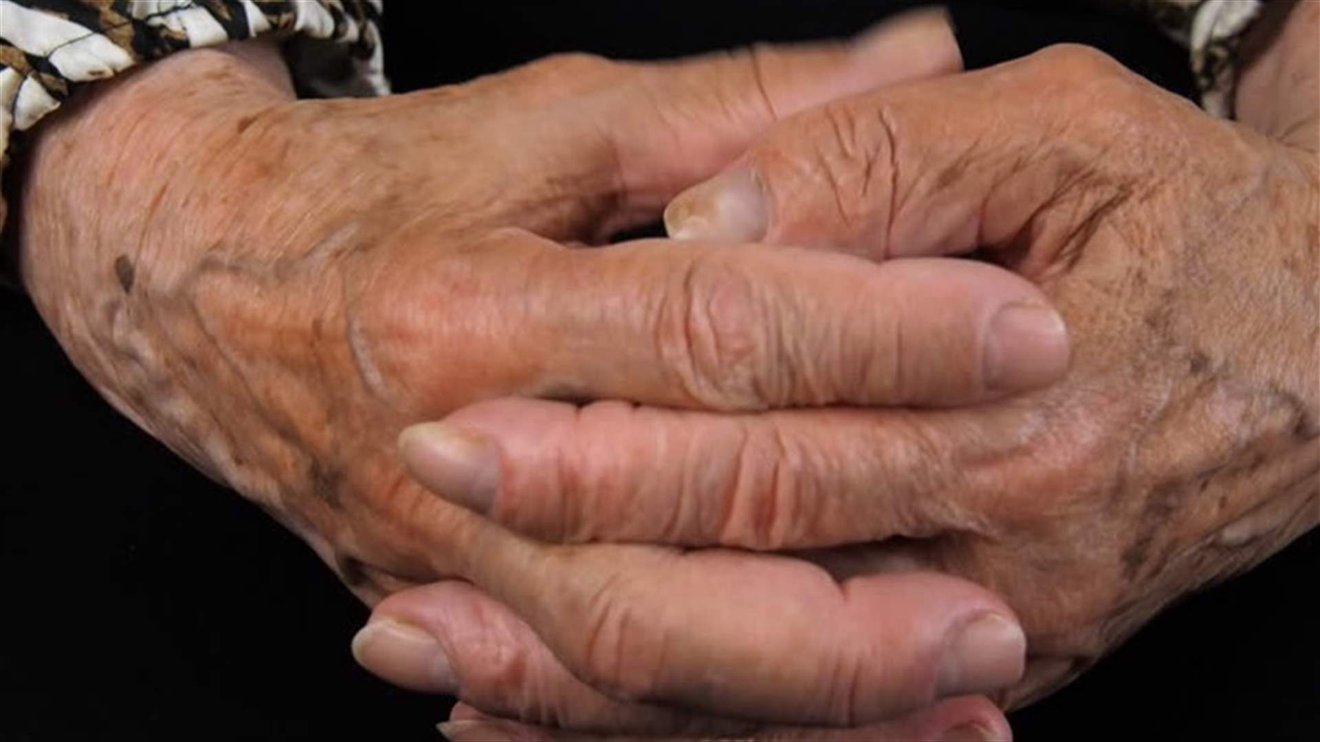أخفت جثة والدتها في القبو مدة 5 أشهر... والسبب صادم!