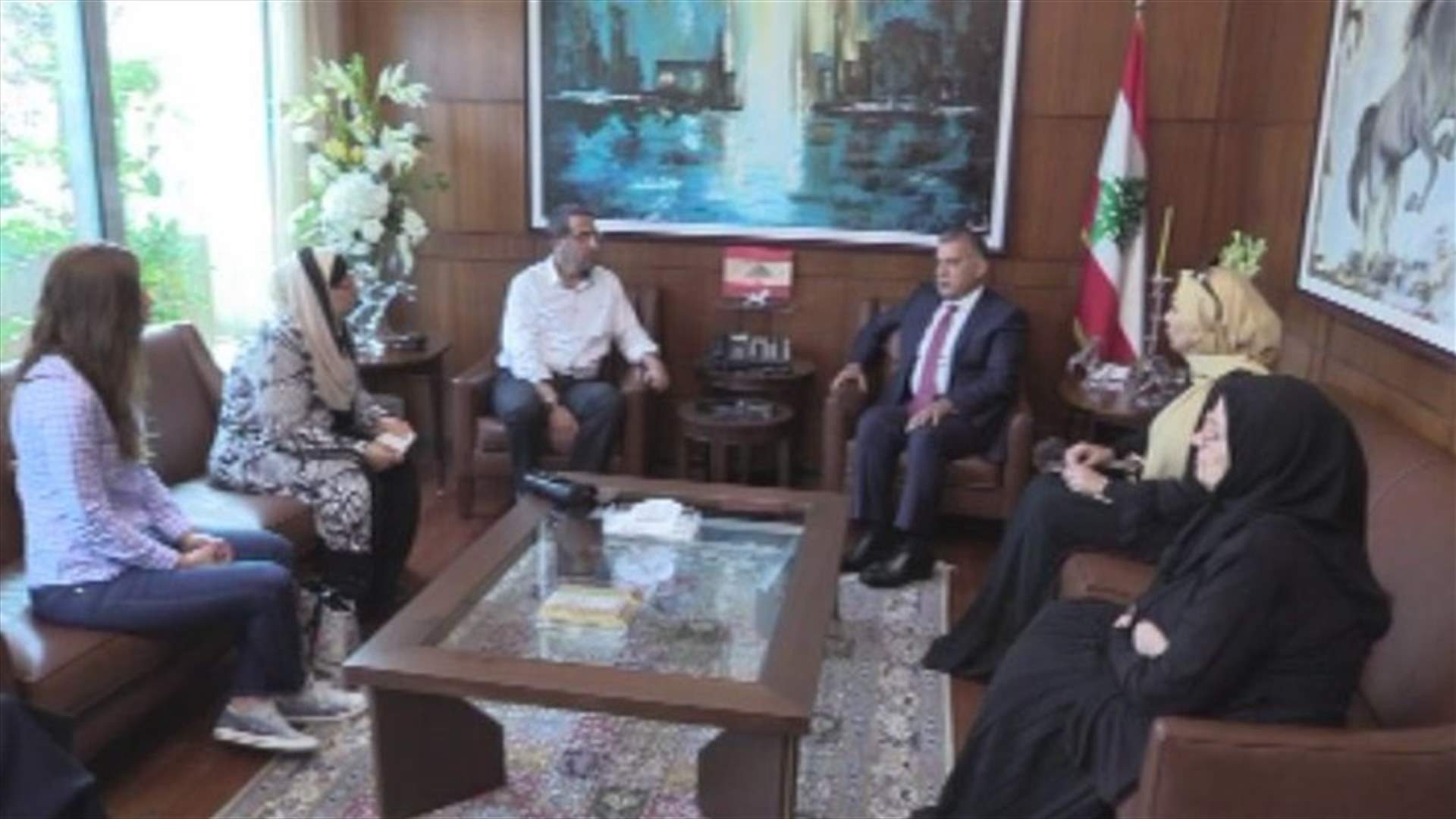 Ibrahim meets families of Lebanese arrested in UAE-[PHOTOS]
