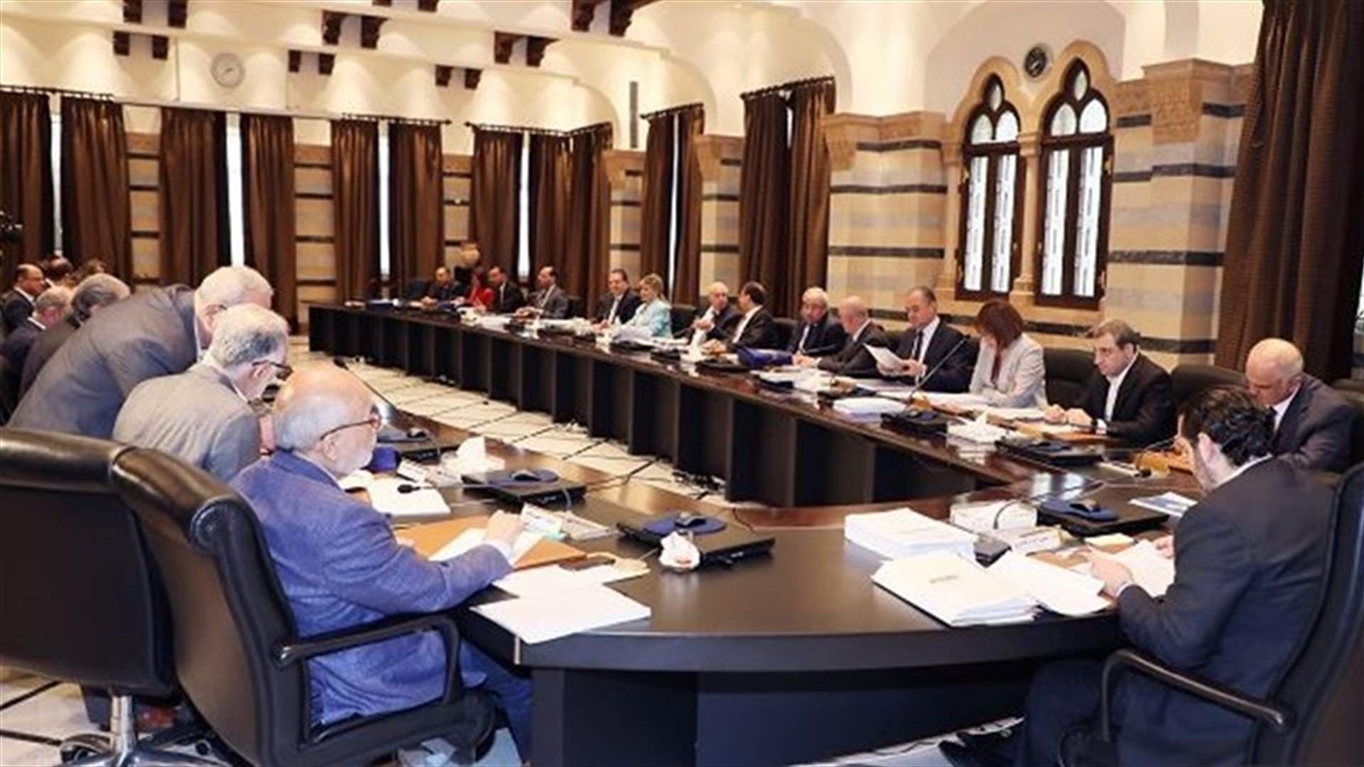 "ماراثون" الموازنة اللبنانية يتجدد اليوم وتحذيرات مصرفية من مخاطر التأخير (الشرق الأوسط)