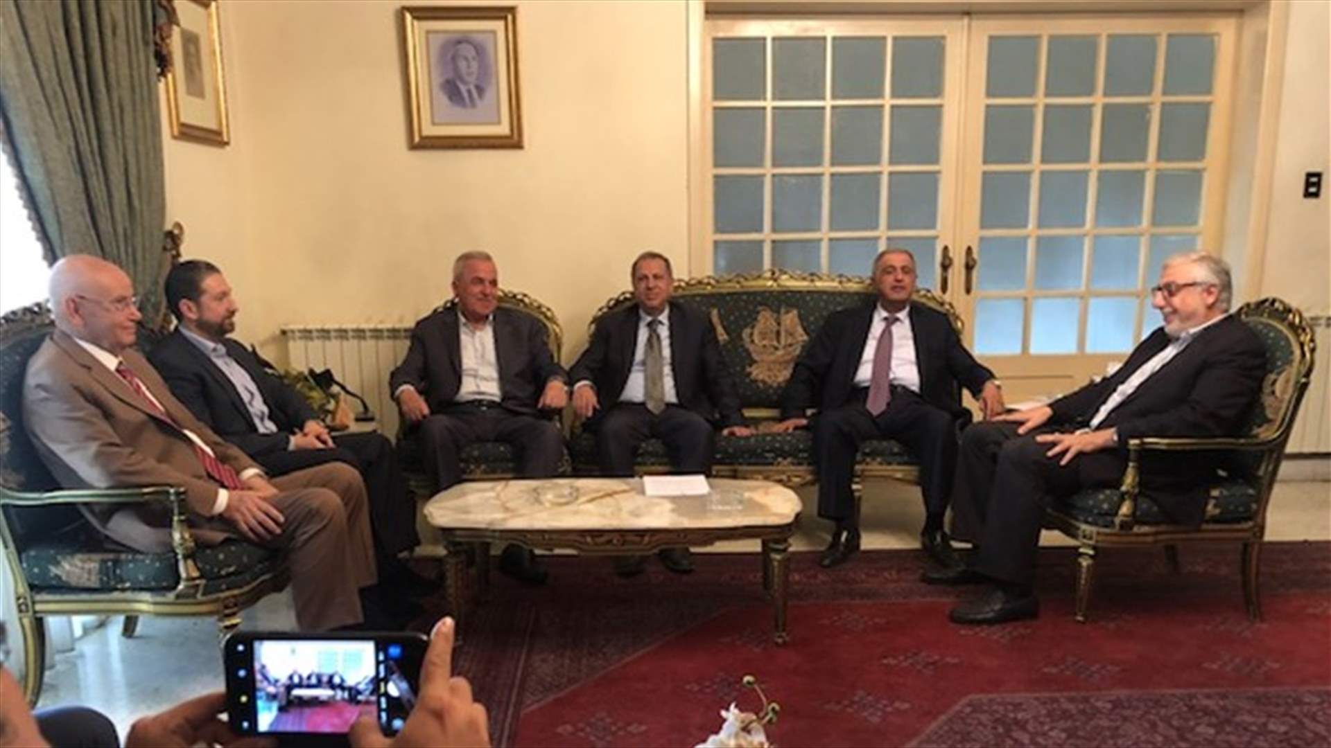 اللقاء التشاوري: للرد بحزم على محاولات الهيمنة على قرار الحكومة