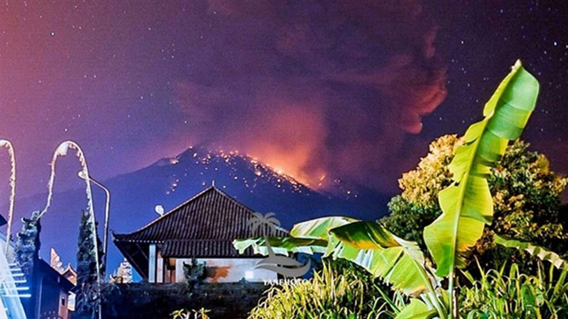 ثورة بركان في جزيرة بالي الإندونيسية تتسبب في إلغاء رحلات طيران