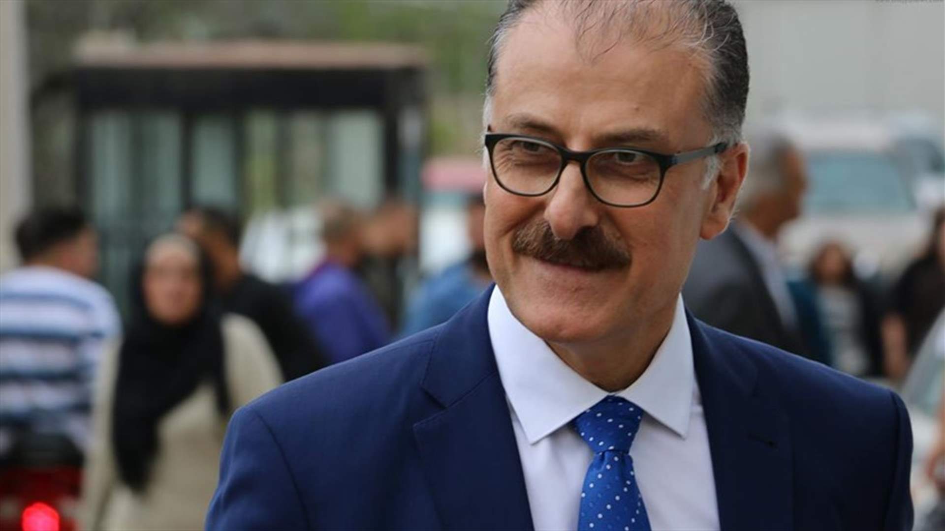 عبدالله يغرد عن "دستور الطائف"