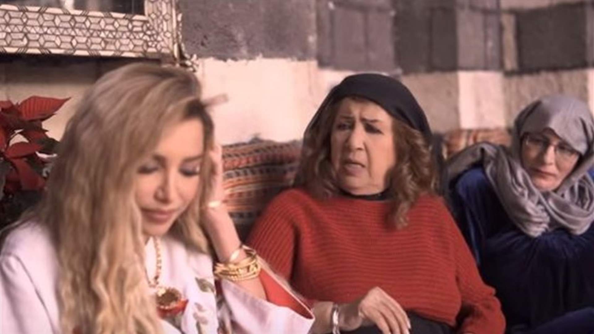 دانا حلبي مع &quot;أم زكي&quot; في أغنية جديدة (فيديو)