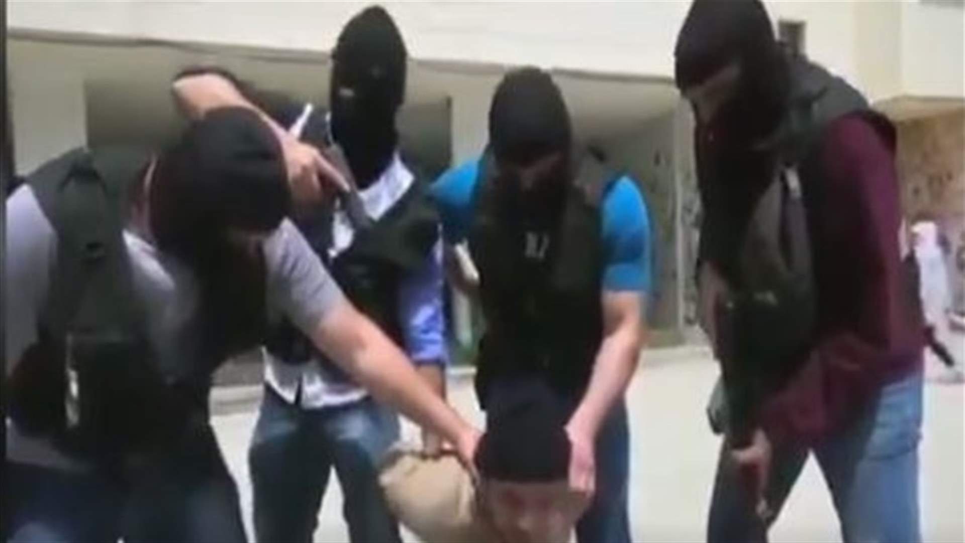 ما صحة توقيف مروج مخدرات في احدى المدارس؟ (فيديو)