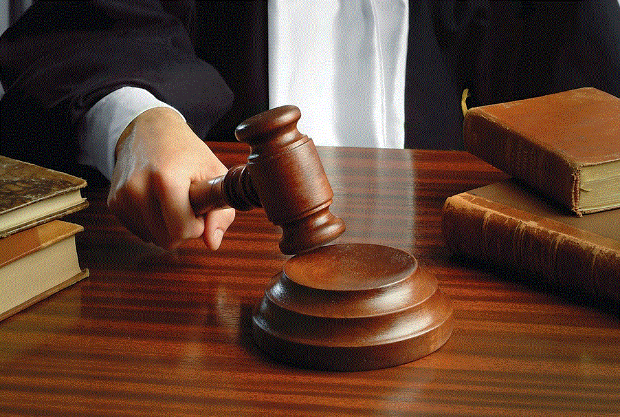 للمرة الأولى بعد تعديل قانون مكافحة تبييض الأموال... مذكرتا توقيف بحق أصحاب مستودع دخان في طرابلس