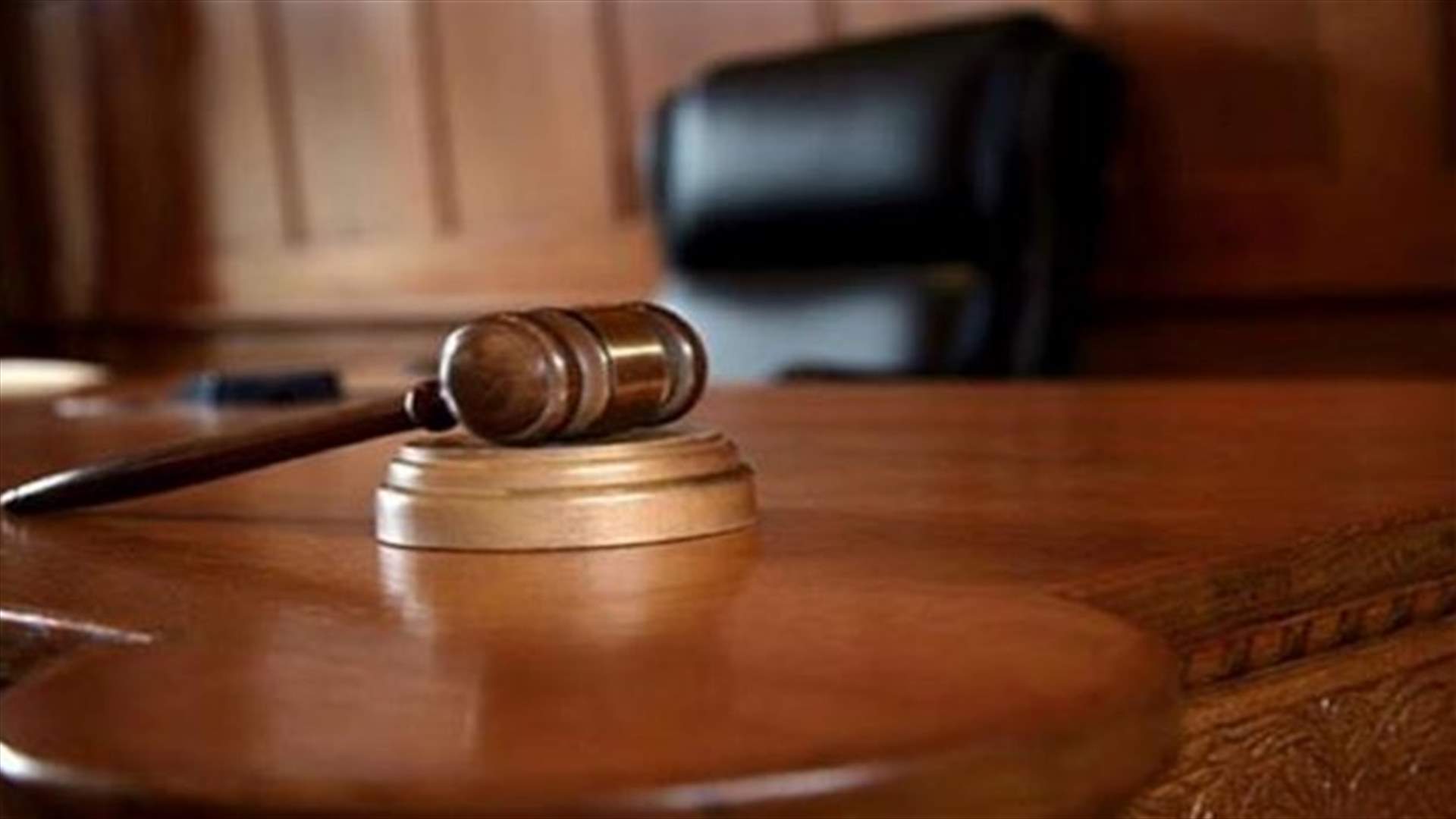 صفع صديقته بالحذاء وتسبب لها بعاهة مستديمة... لهذا السبب!