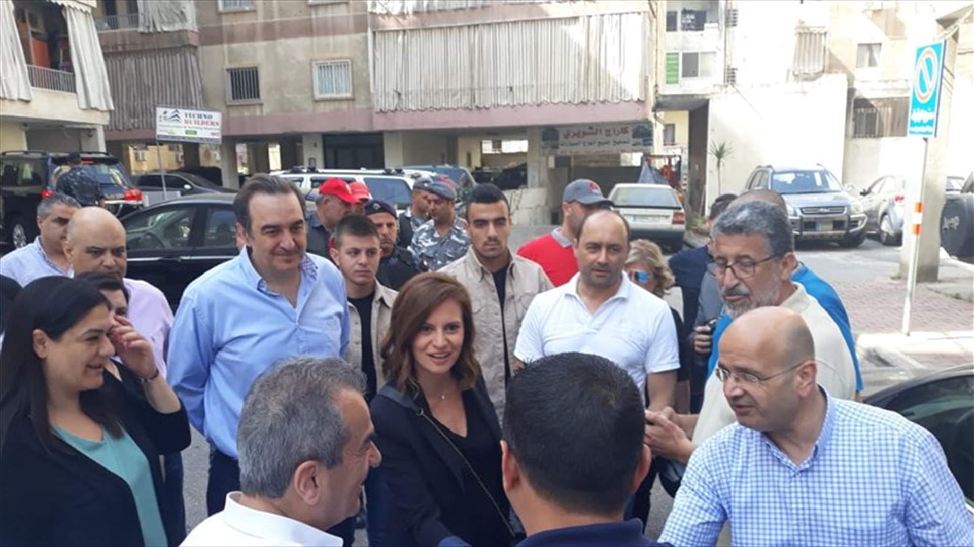 بدء حملة ازالة التعديات على شبكة الكهرباء في اكثر من منطقة بحضور بستاني (صور)