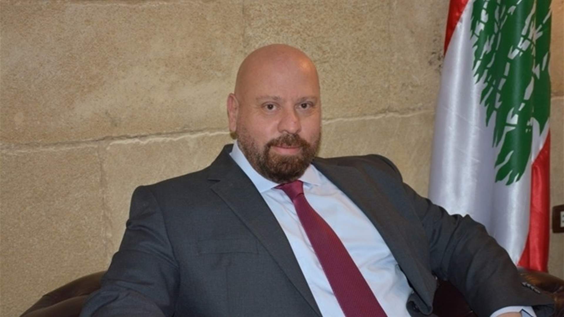محافظ الشمال يطالب بالتشدد في قمع ظاهرة حرق الدواليب والنفايات