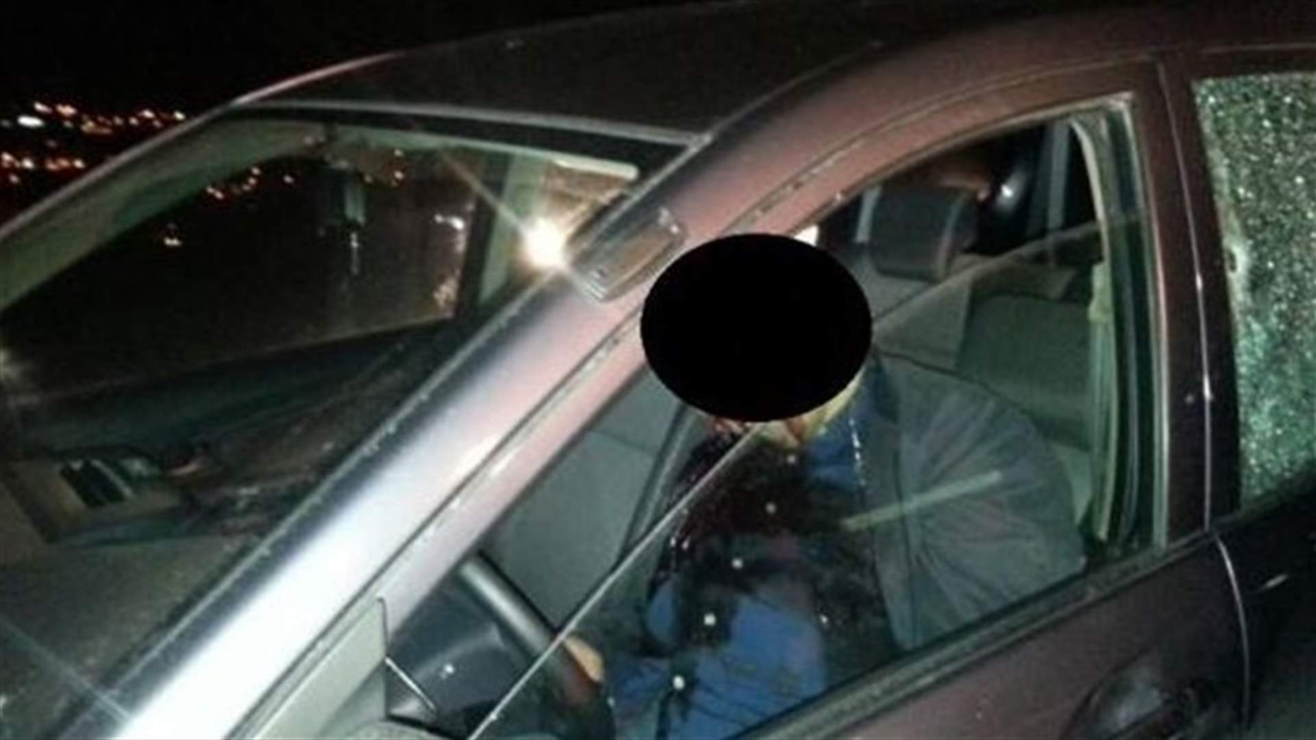 جثة داخل سيارة على طريق مجدلون قضاء بعلبك (صورة)