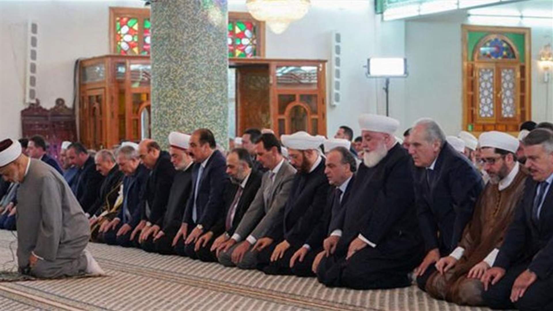 الأسد يؤدي صلاة عيد الفطر في جامع حافظ الأسد بدمشق (صور)