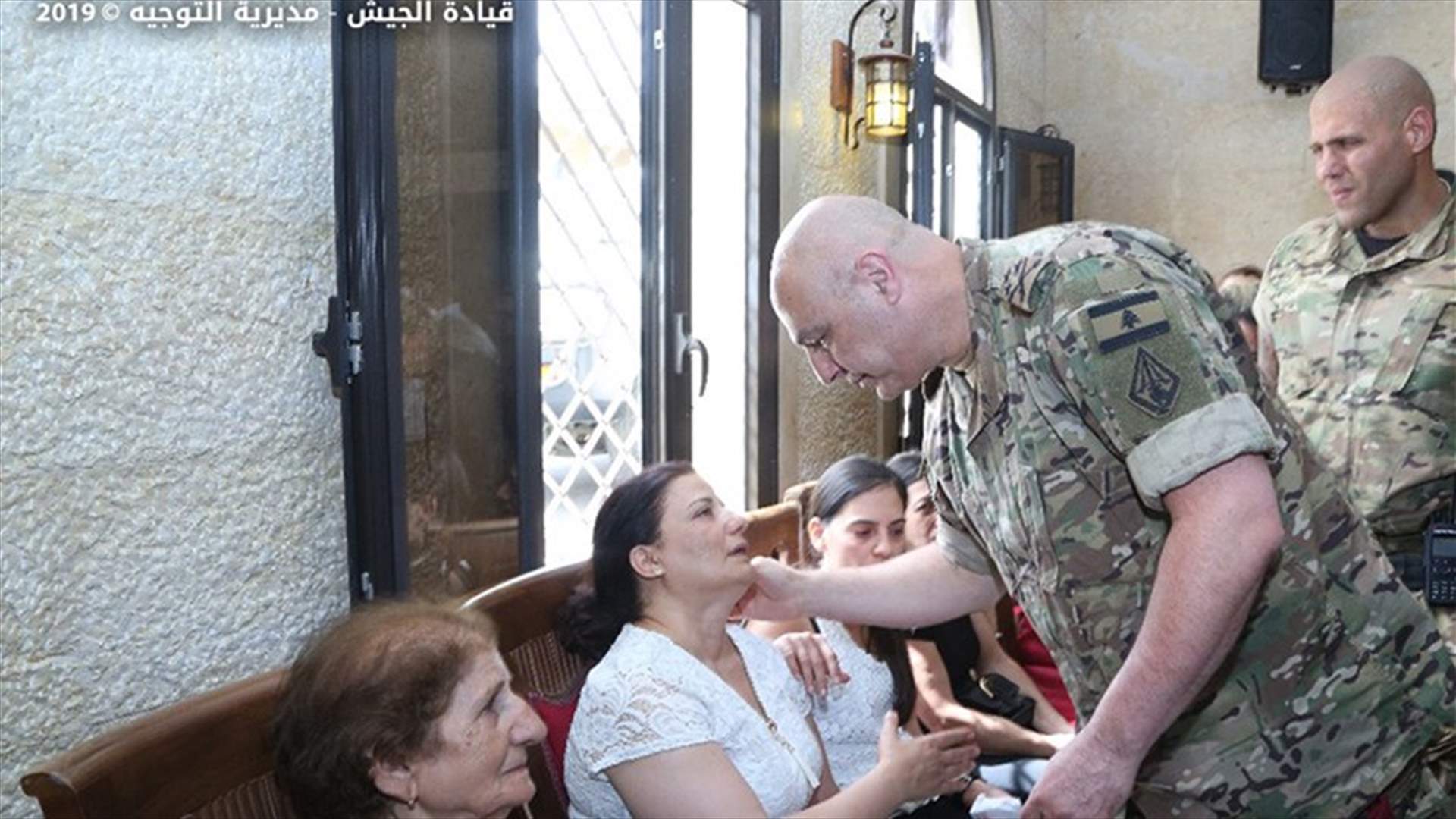 قائد الجيش يعزي بالشهيدين فرحات وخليل... (صوَر)