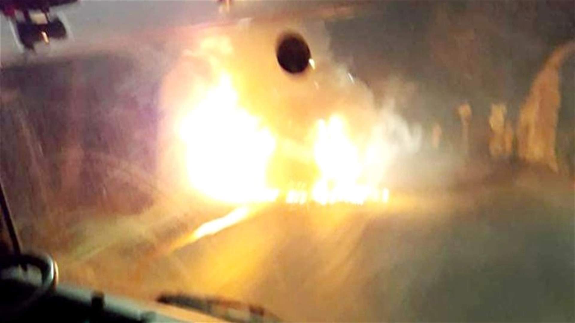 احتراق سيارة في كفرشحام العقيبة وسقوط جريح (صورة)