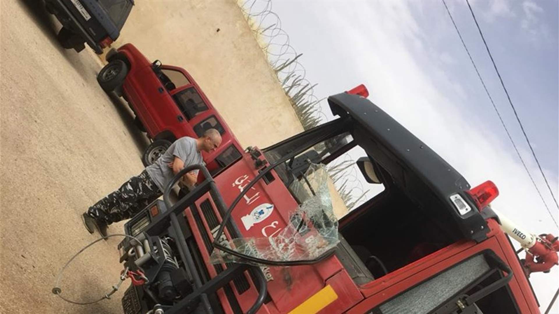 بعد إشكال دير الأحمر... النازحون السوريون يخلون مخيّمهم