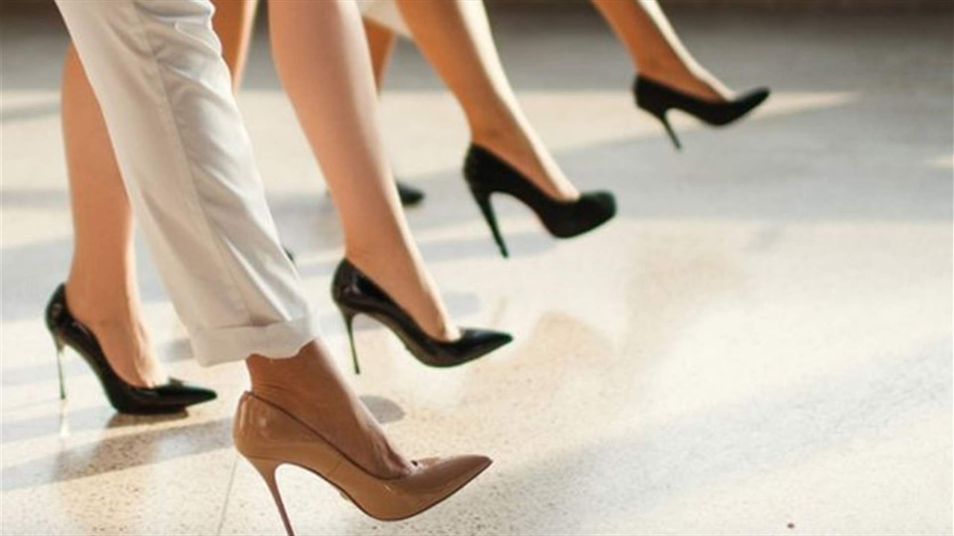 حذاء الكعب العالي يثير الجدل في اليابان