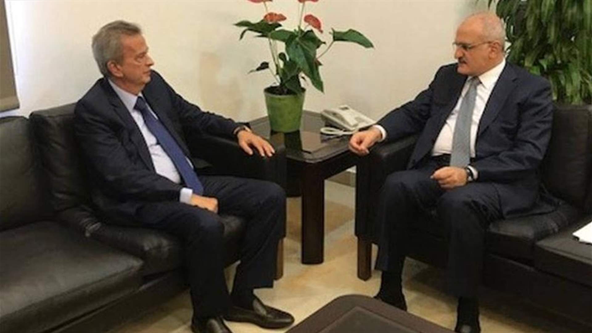 مساهمة المصارف في خفض عجز الموازنة: مَن يكذب على اللبنانيين؟ (الاخبار)