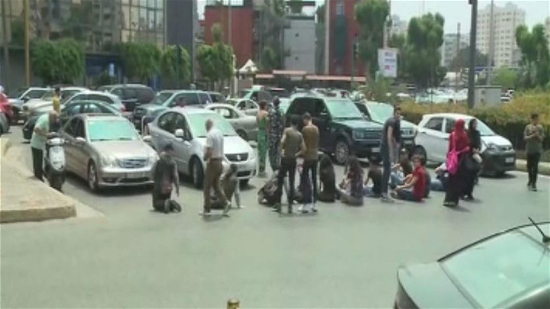 Students without exam cards protest outside Education Ministry