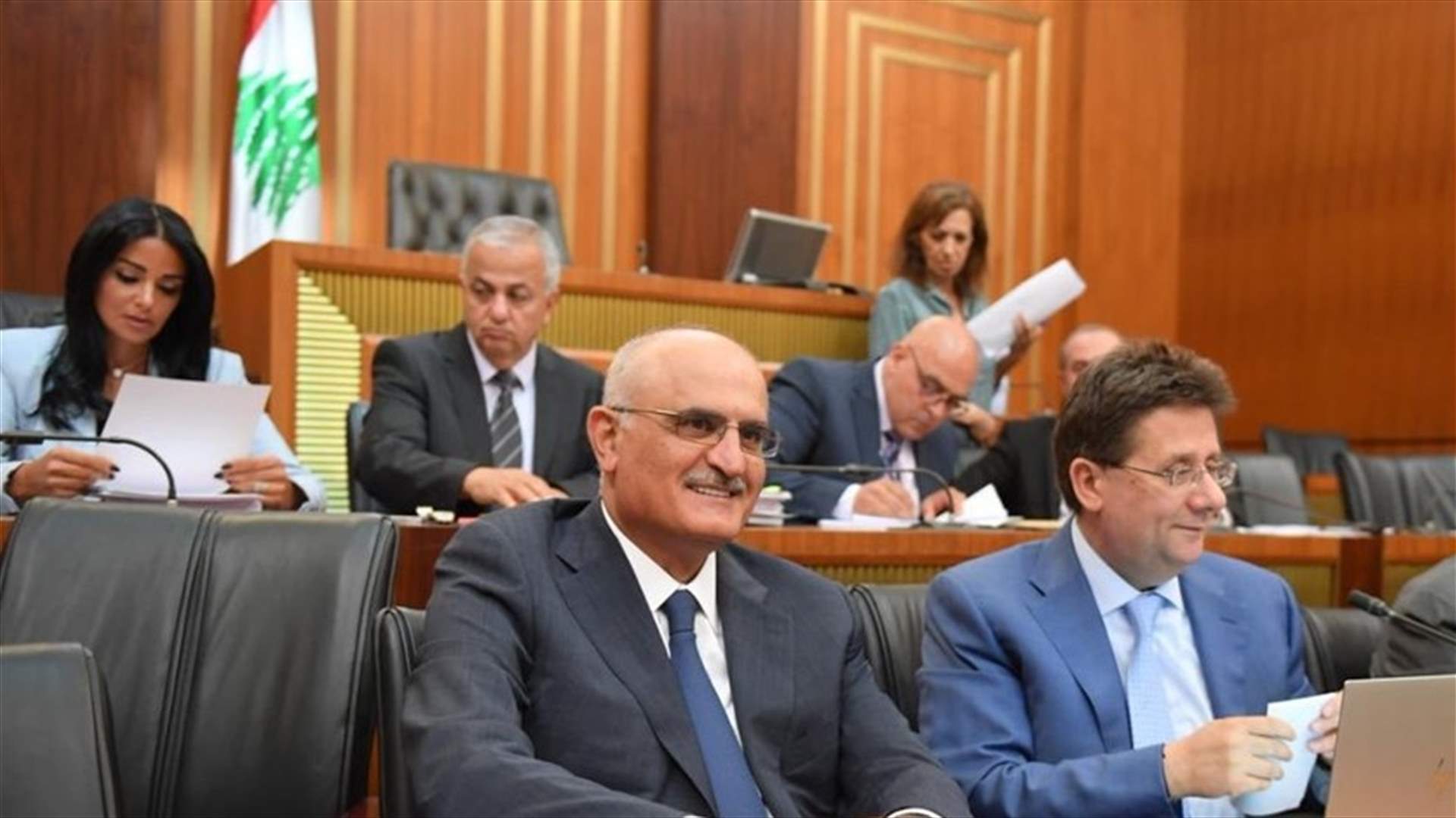 لجنة المال والموازنة أقرت زيادة الضريبة على الفوائد المصرفية من ٧ الى ١٠٪